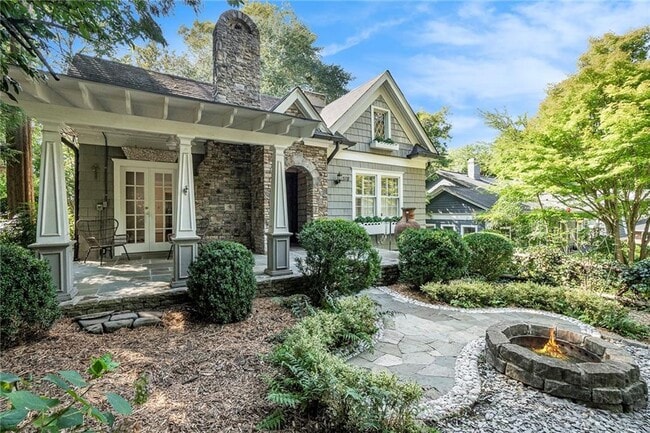 Photo - 2378 Glenwood Dr NE