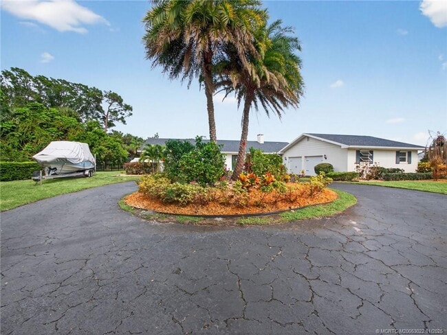 Photo - 724 NW Spruce Ridge Dr