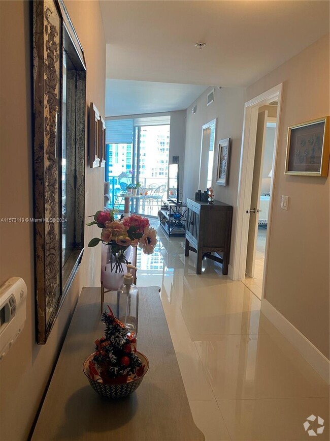 Building Photo - 17111 Biscayne Blvd Unit 303 Rental