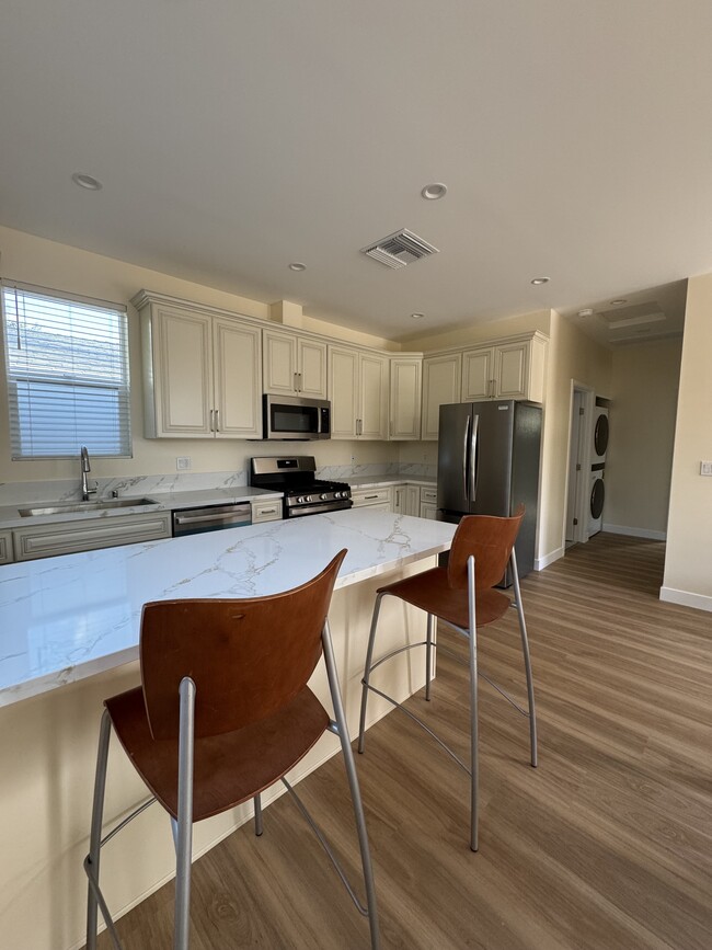 Photo - 19803 Gilmore St