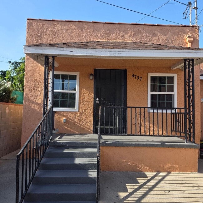 Photo - 4737 Dozier St Unit 4737