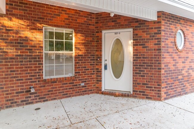 Photo - 827 Fairview Dr