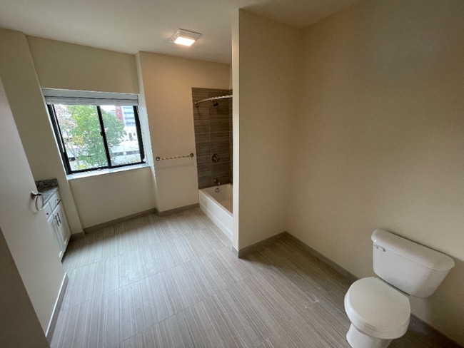 Building Photo - 192 Erie Blvd Rental