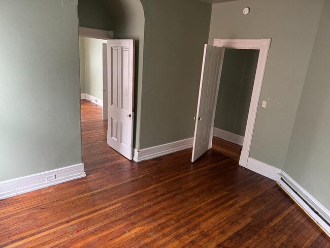 Photo - 727-729 W 4th st - 729 W 4th St Floor 2