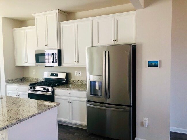 Kitchen - 1021 Rutland Ave