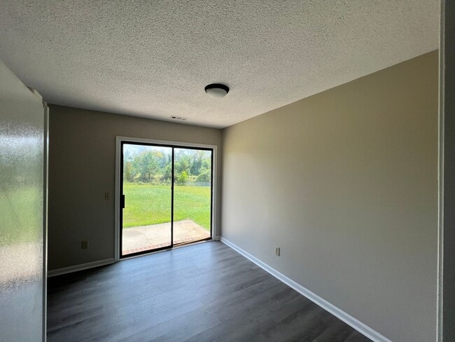 Photo - Cozy Home, Great Location!