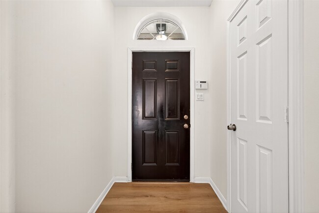 Photo - 4719 Cashel Cir Unidad B