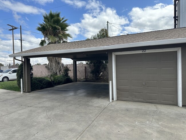 Photo - Riverbank 3 Bedroom 2 Bath Fourplex with G...
