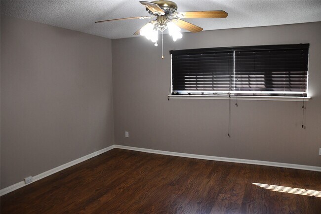 Photo - 2316 Shadowdale Dr Unidad True