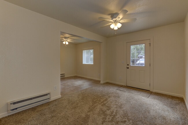 Photo - 114 N Willow St Unit B  (Back House)