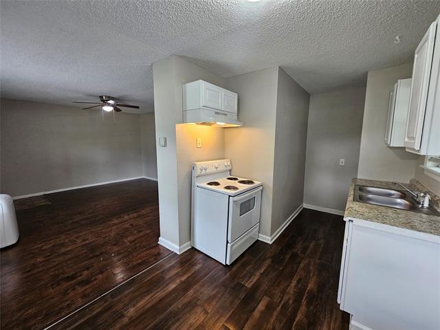 Photo - 6363 Hollis Ave