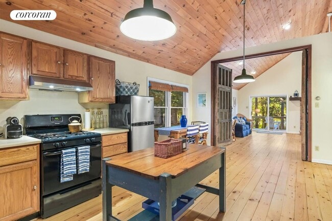 Photo - 83 Laurel Ln