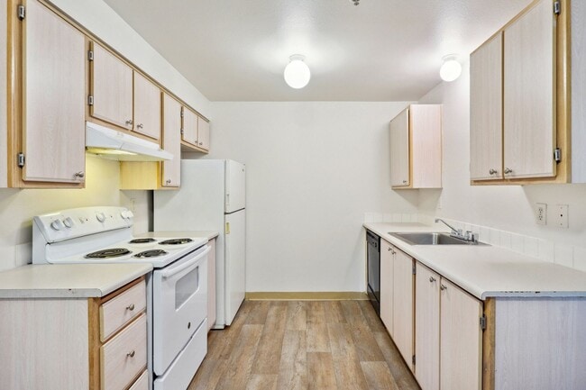 Photo - The Summit Apartments