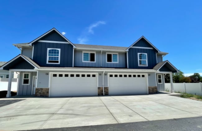 Building Photo - 671 S 83rd Ave Rental
