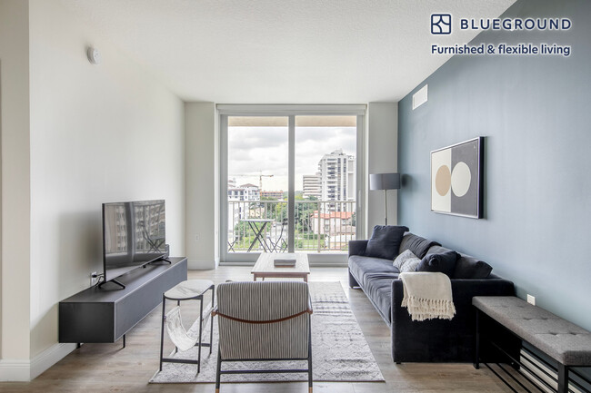 Building Photo - 987 SW 37th Ave Rental