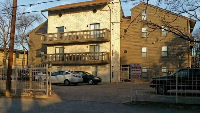 Photo - 3506 Speedway Unit 301