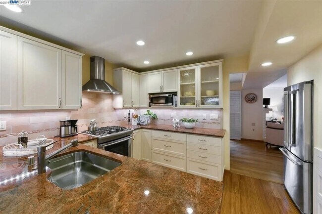 Photo - Spacious 4BR Townhome in Alameda