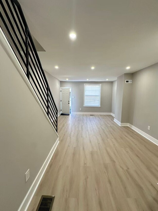 Photo - 2B1.5B house in Lower Moyamensing area Available NOW