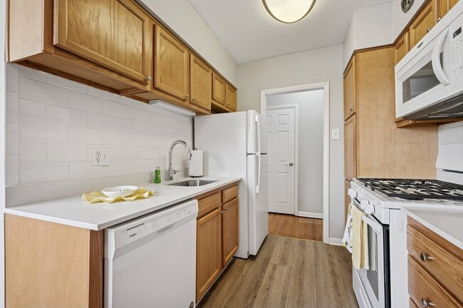 Building Photo - Willow Bend Apartments