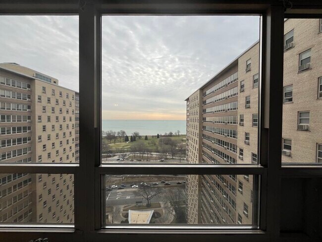 Photo - 3950 N Lake Shore Dr Unit 2017