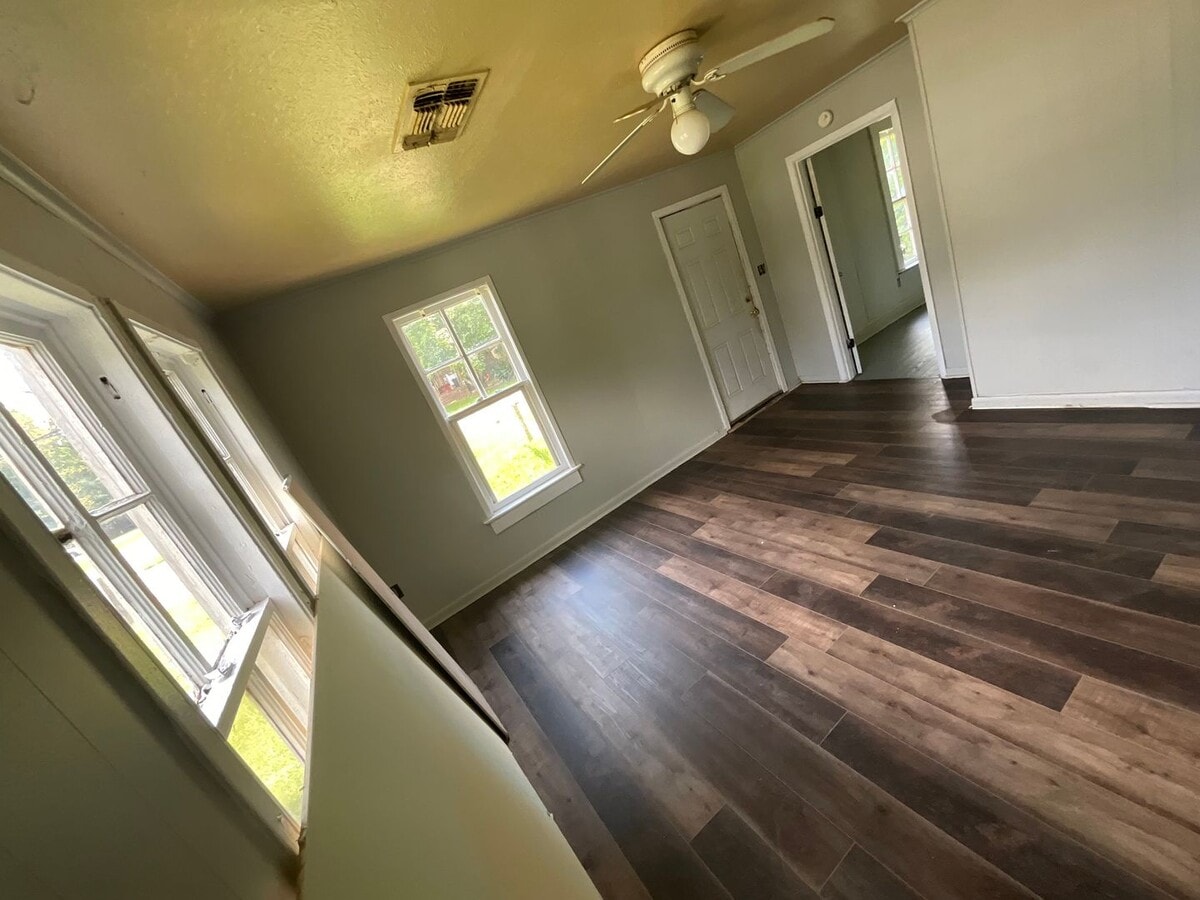 Photo - 433 Yarbrough St.-