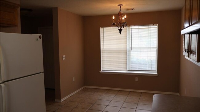 Photo - 847 Rambling Oaks Dr