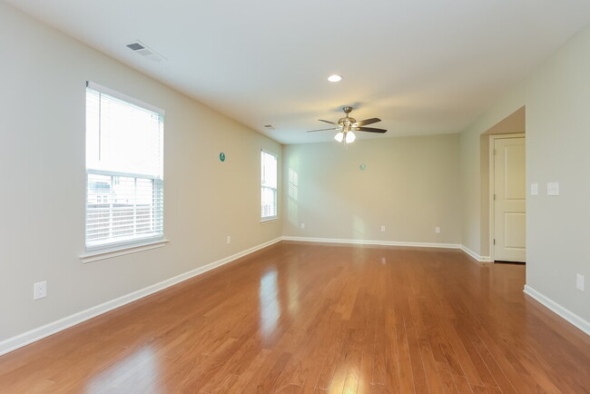 Photo - 408 Parmley Ln
