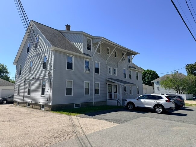 Building Photo - 21 Cross St Unit 3L