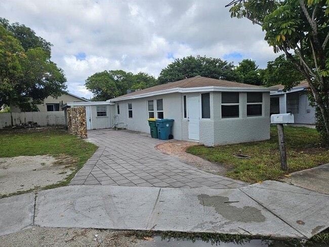 Building Photo - 228 NW 13th Ct Rental