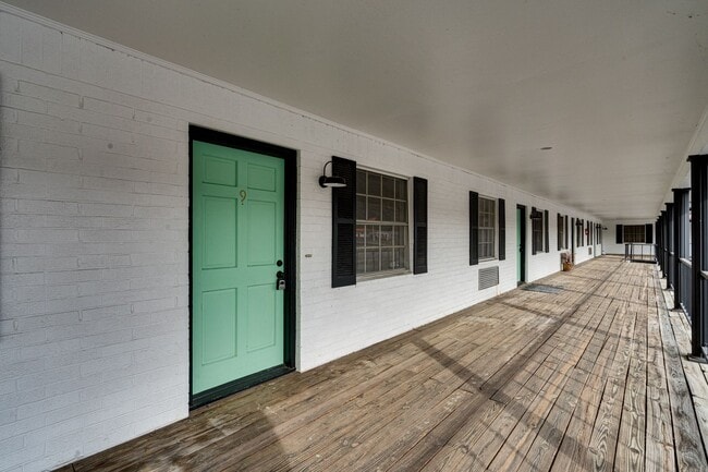 Building Photo - 2845 Dayton Blvd Unit 9