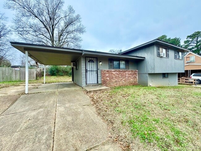 Photo - 735 Ledbetter Ave