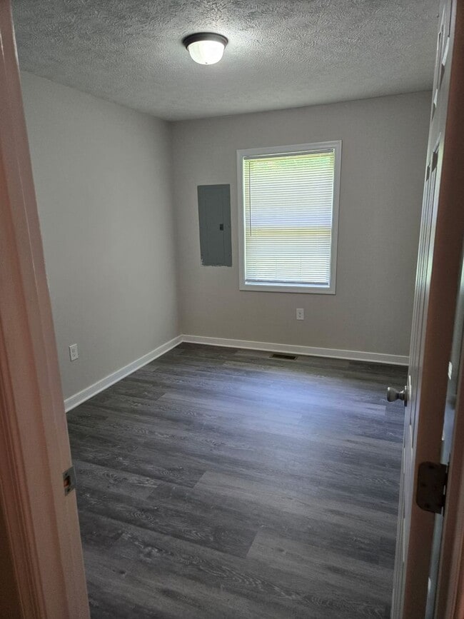 Photo - 2 bed 1 bath Duplex Blackstone-Convenient to Fort Pickett