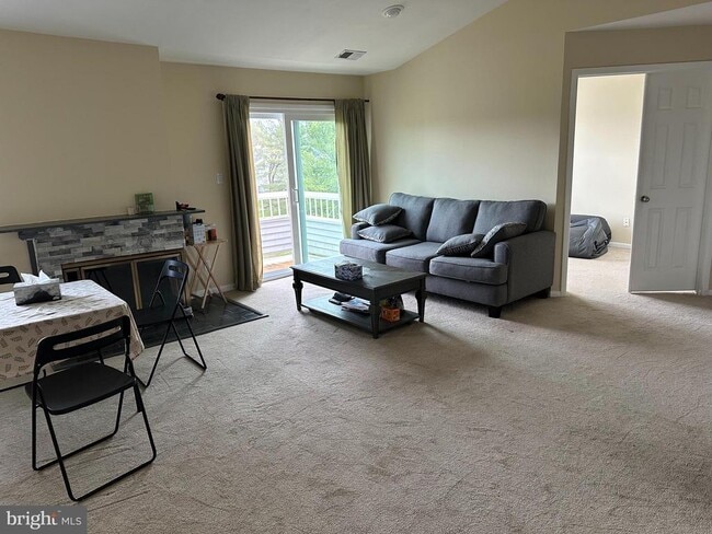 Photo - 202 Salem Ct Apartment Unit 11