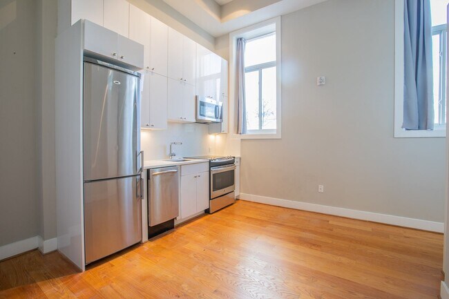 Photo - Cozy 1 BR/1 BA Condo in Capitol Hill!