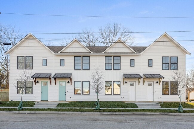 Building Photo - 1758 S Highland Park Ave