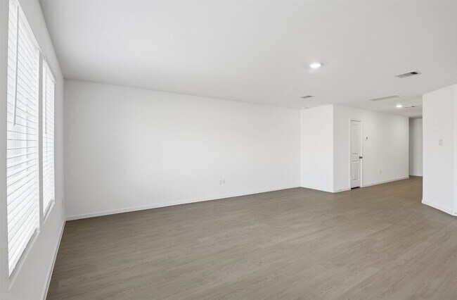 Photo - 26914 Dalmatian Bellflower Dr