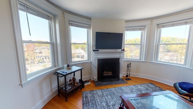 Photo - 210 Winthrop Rd