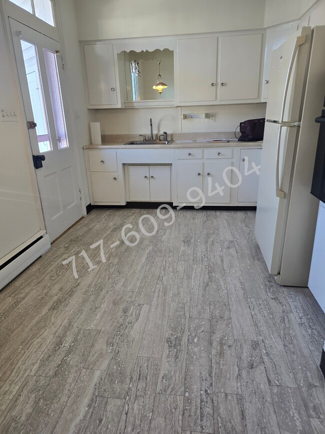 Photo - 116 E Main St