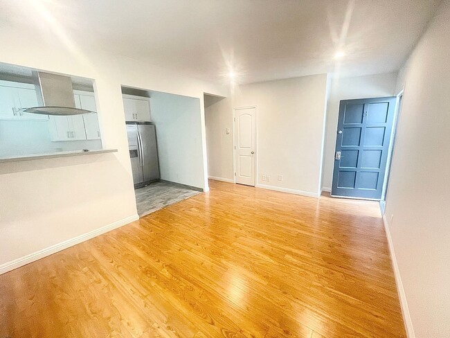 Building Photo - 12759 Matteson Ave