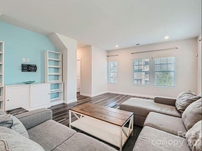 Photo - Spacious 4-Bed, 4-Bath Home with Modern Co...