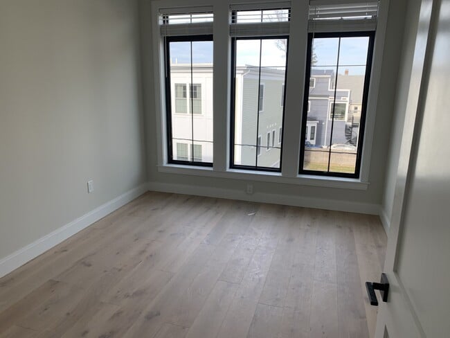 Photo - 5 Adamson St Unit 3