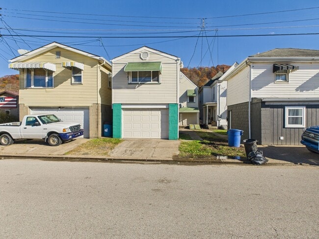 Building Photo - 1109 Garfield St Unit Garage Apartment