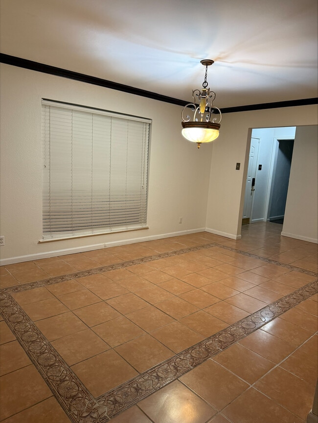 Photo - 1333 Carriage Dr