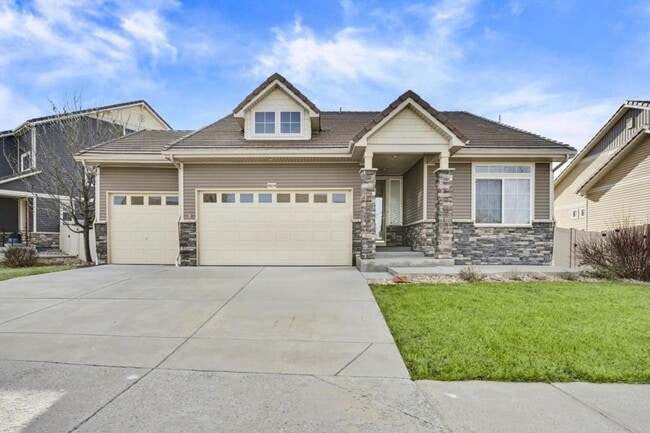 Building Photo - 4854 Saddlewood Circle