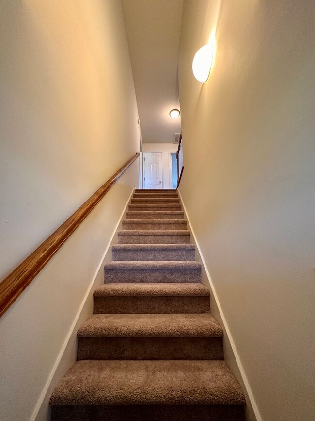 Photo - 105 E Coopers Ct