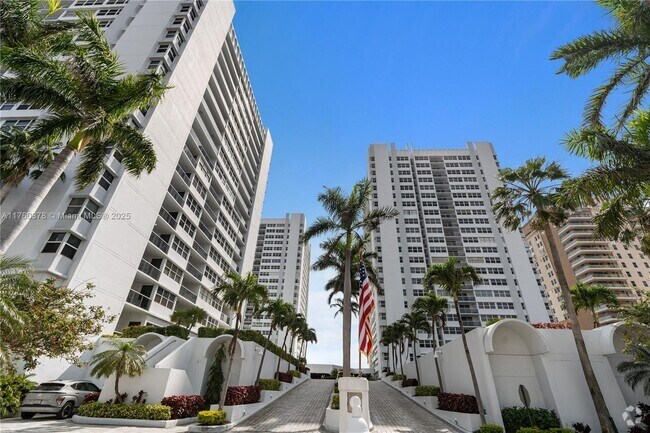 Building Photo - 1904 S Ocean Dr Unit # TS102 Rental