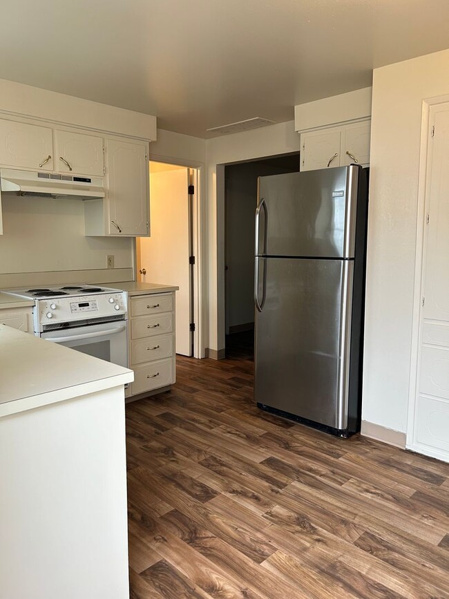 Photo - (894) 5th Ave Tri-Plex - 2 Bedroom / 1.5 B... Unit 1
