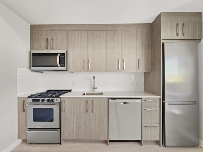 Photo - 110-18A 18a St NW Unit 512