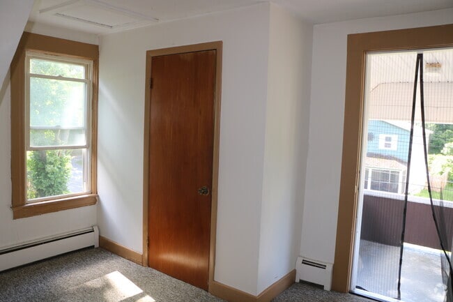Building Photo - 122 Meredith Ave Unit 3 Rental