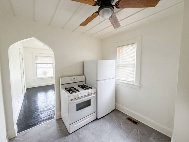 Photo - 3937 Lockwood Ave Unit 2